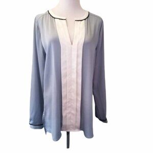 Ann Taylor sky blue and white blouse size M (39)